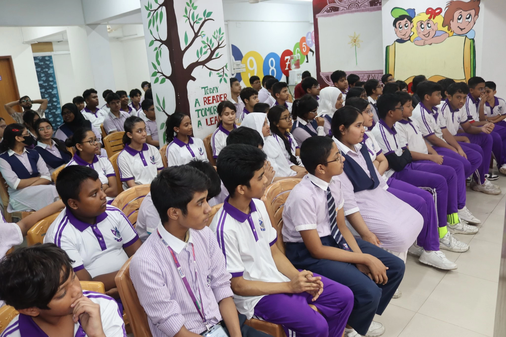 Today, we were thrilled to start our new extracurricular activity with an introductory session on the 𝐃𝐮𝐤𝐞 𝐨𝐟 𝐄𝐝𝐢𝐧𝐛𝐮𝐫𝐠𝐡'𝐬 𝐈𝐧𝐭𝐞𝐫𝐧𝐚𝐭𝐢𝐨𝐧𝐚𝐥 𝐀𝐰𝐚𝐫𝐝! 🏅🌍
